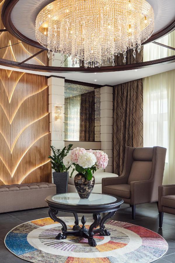 Boutique Hotel Saxonia การ์โลวีวารี ภายนอก รูปภาพ