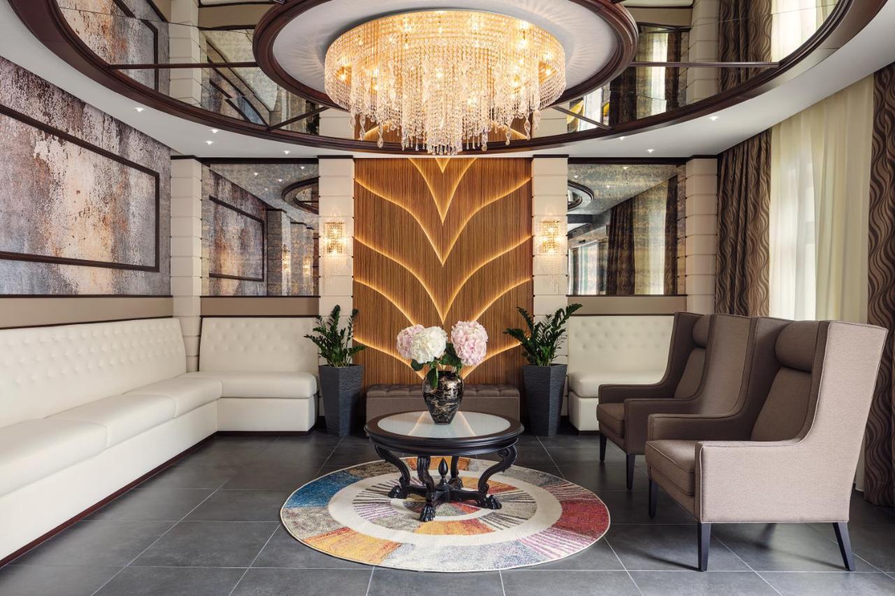 Boutique Hotel Saxonia การ์โลวีวารี ภายนอก รูปภาพ
