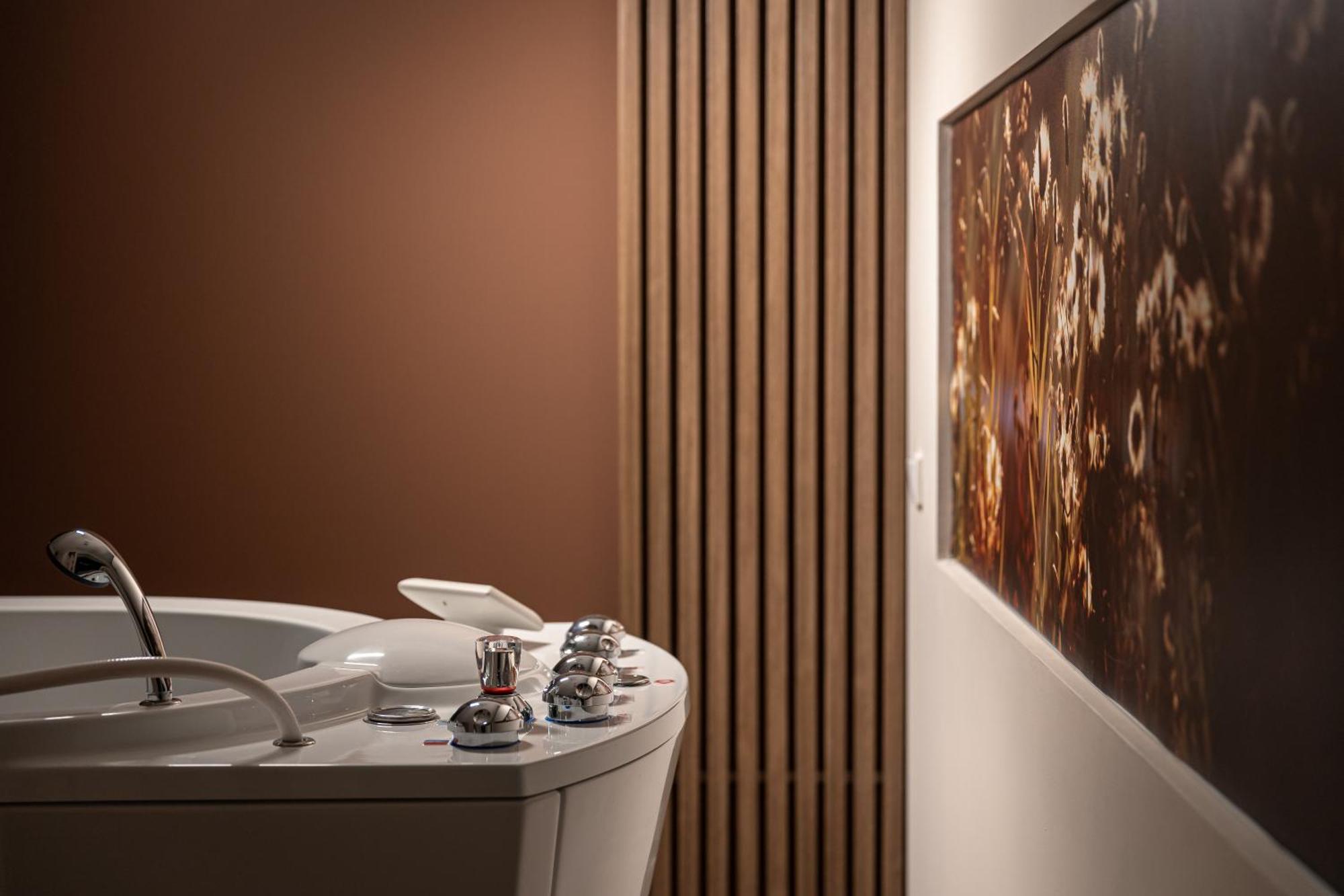 Boutique Hotel Saxonia การ์โลวีวารี ภายนอก รูปภาพ