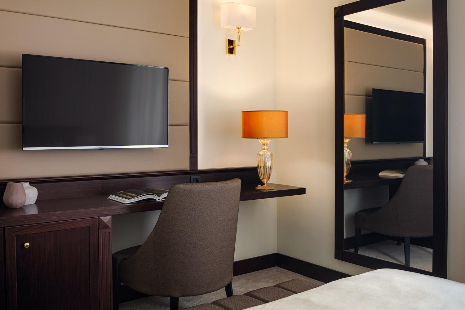 Boutique Hotel Saxonia การ์โลวีวารี ภายนอก รูปภาพ